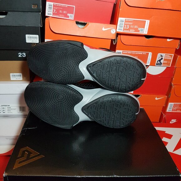 NIKE AIR ZOOM FREAK II "BRED" MEN'S US SIZE 9 BRAND NEW IN BOX - Picture 7 of 10